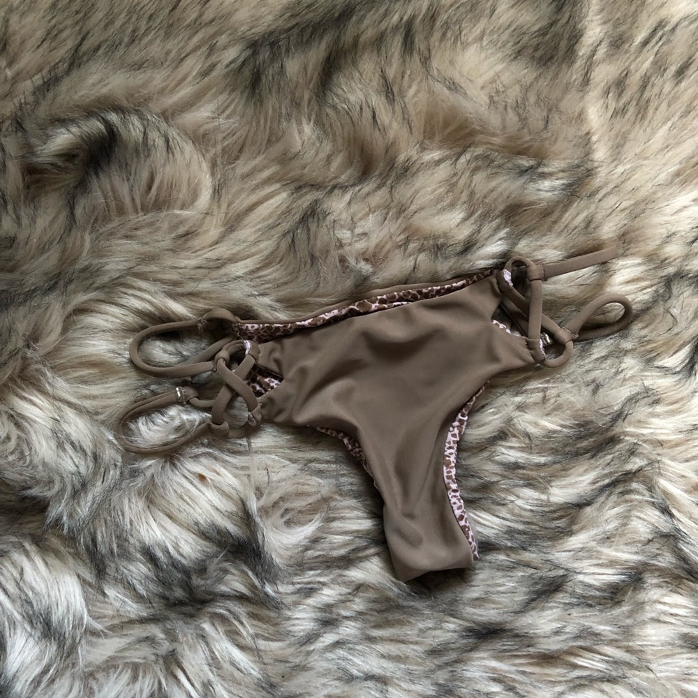 Acacia bottom!